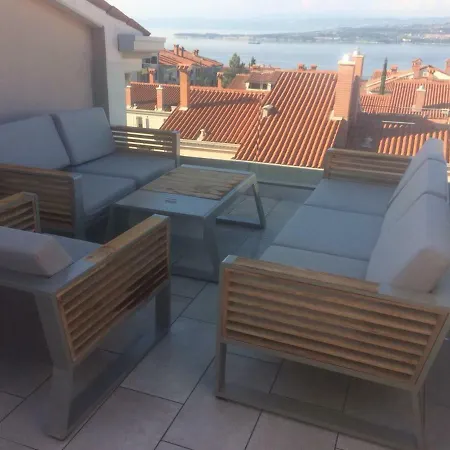 Апартаменты Sea View Art Penthouse Копер
