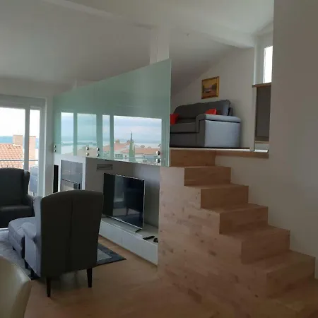 Апартаменты Sea View Art Penthouse
