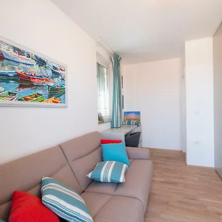 Sea View Art Penthouse Апартаменты *
