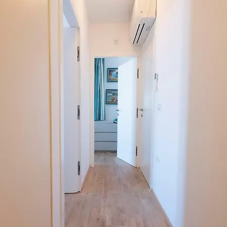 Sea View Art Penthouse *