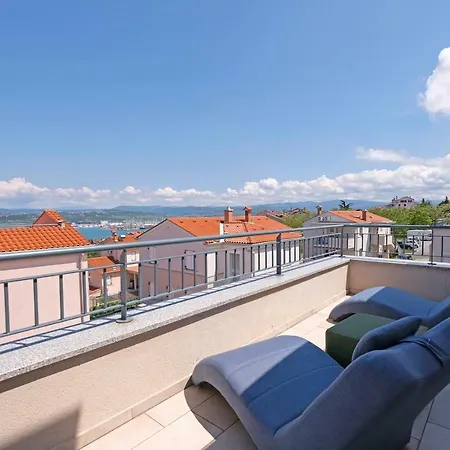 Sea View Art Penthouse Копер