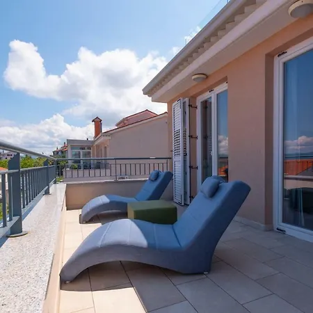 Sea View Art Penthouse