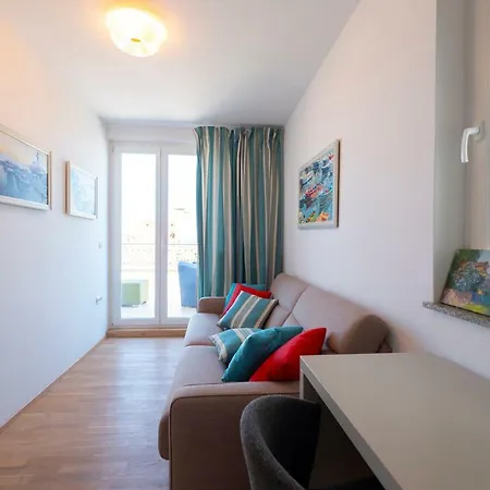 Sea View Art Penthouse *
